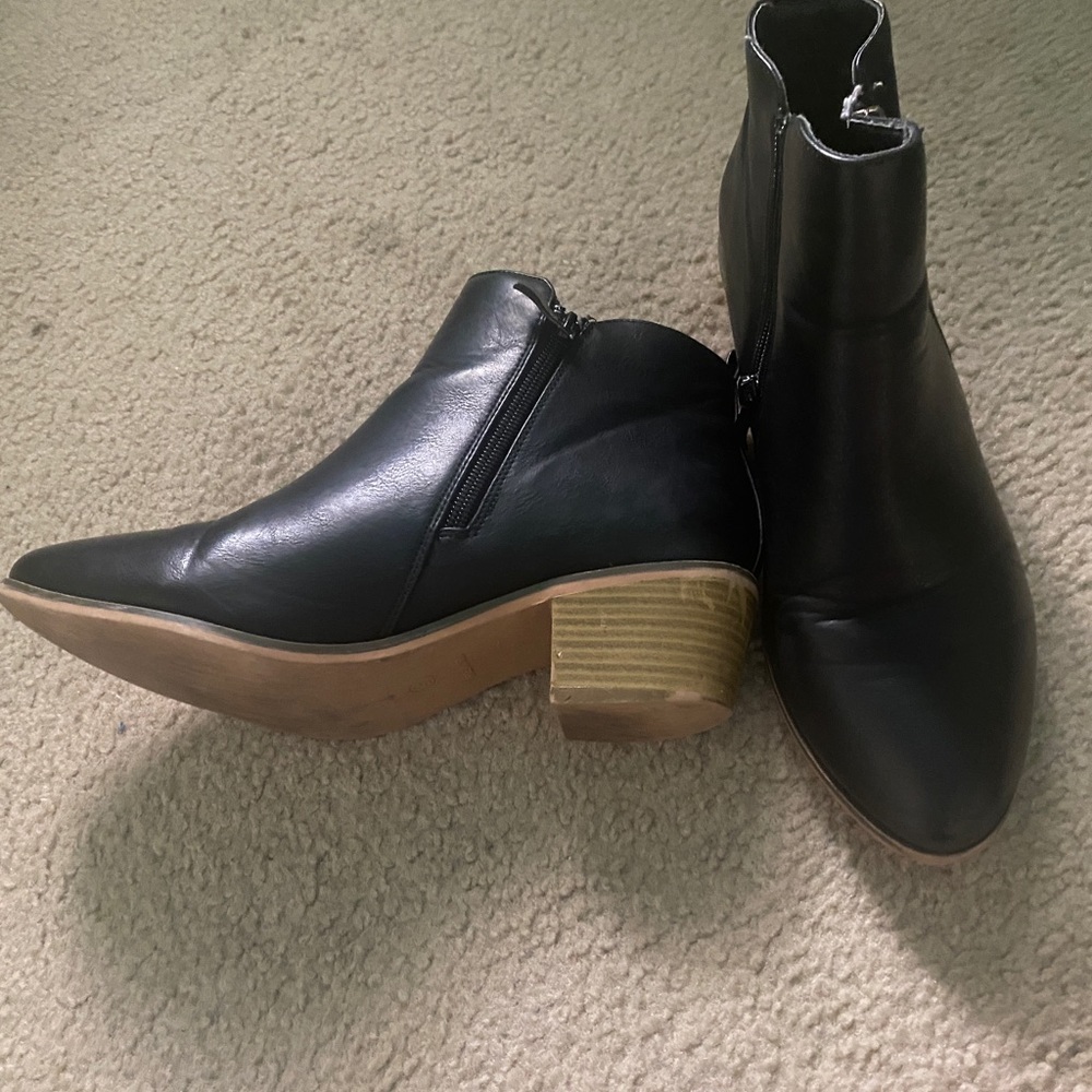 Women’s Basal Leather Booties